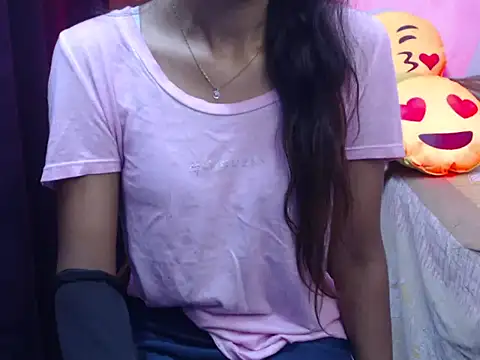 Angel kiyara online show from October 7, 2025, 7:53 am