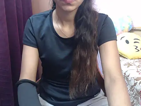 Angel kiyara online show from October 19, 2025, 10:01 pm