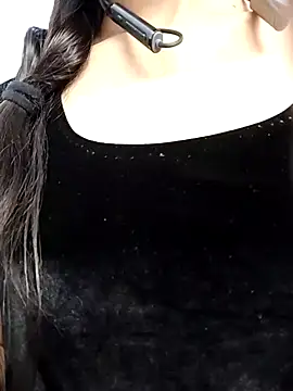 Snapshot of Kiritika_1 chatting on February 5, 2026, 2:29 am Kiritika 1 online show from February 5, 2026, 2:29 am