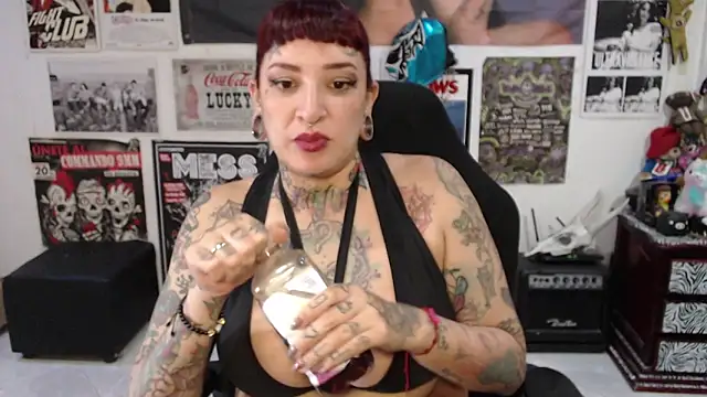 Rollyderolandia666 online show from May 19, 2026, 6:48 pm