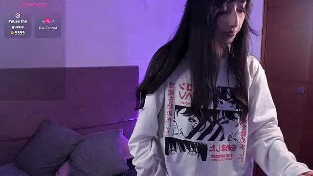 v1cky  online show from November 6, 2025, 11:20 pm