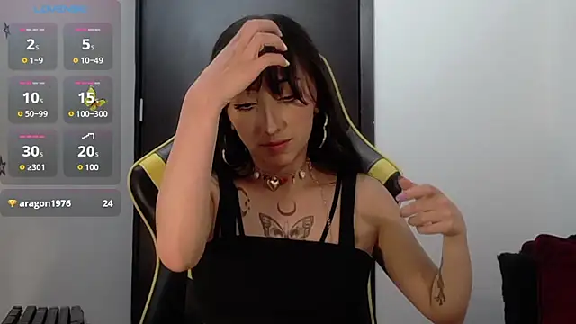 v1cky  online show from October 4, 2025, 10:55 pm