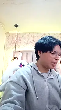 Emmapark  online show from March 2, 2025, 11:52 am