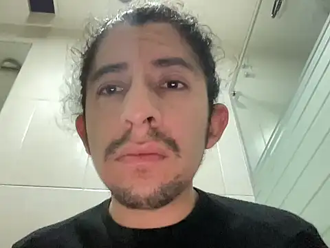 littlelatinhunter online show from November 29, 2025, 9:59 pm