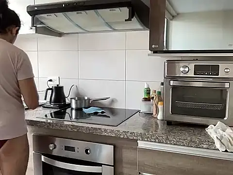 littlelatinhunter online show from January 6, 2026, 1:04 pm