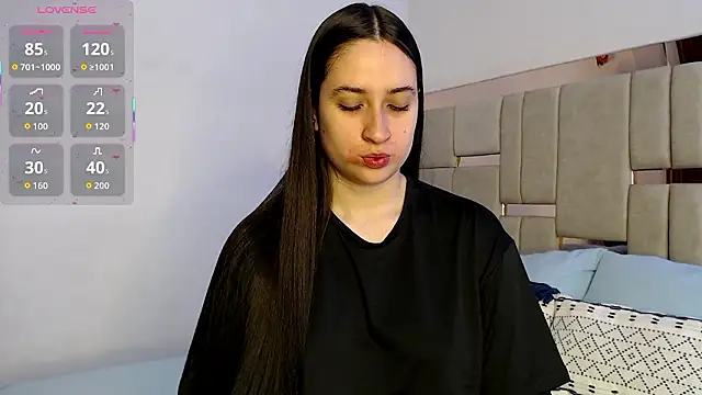 sofiaduque 26 online show from March 13, 2026, 8:03 pm