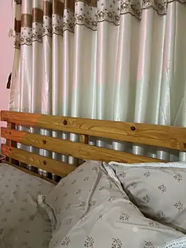 Jen jennyy1 online show from April 15, 2026, 7:58 pm