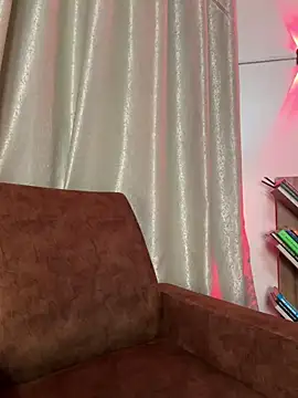 Jen jennyy1 online show from April 3, 2026, 10:27 pm