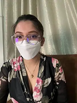 Jen jennyy1 online show from April 12, 2026, 8:01 pm