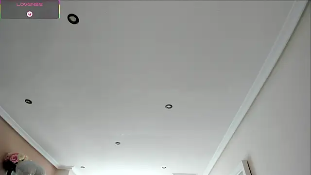 bella apont online show from September 14, 2025, 1:22 pm