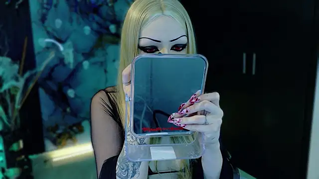 Madison Jackson online show from November 18, 2025, 9:29 pm