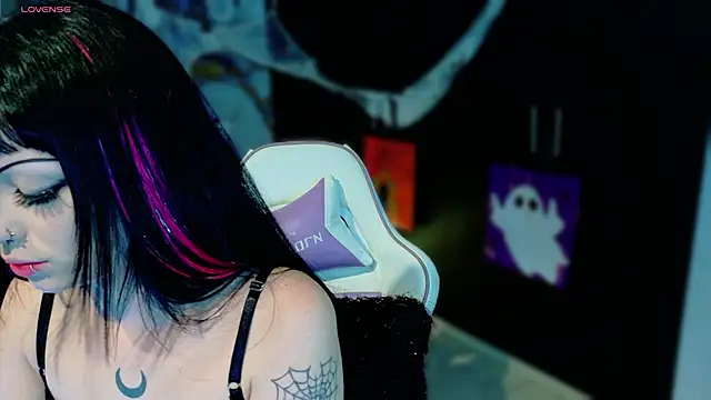 Madison Jackson online show from October 14, 2025, 9:15 pm