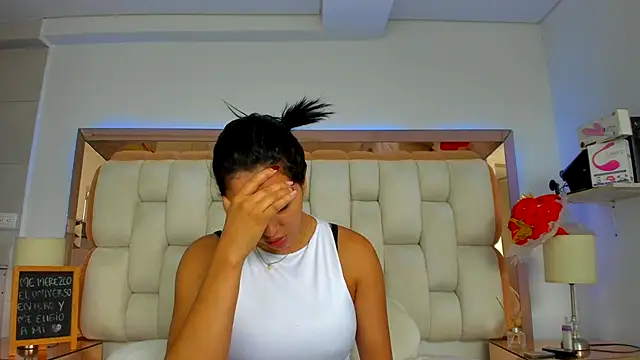 emilyparkerr01 online show from September 27, 2025, 7:20 pm