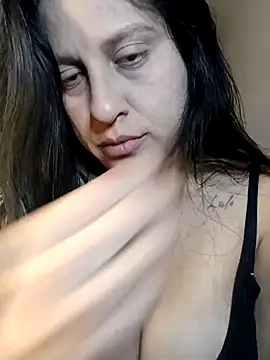 Snapshot of whitegirl0122 chatting on March 21, 2025, 11:23 pm whitegirl0122 online show from March 21, 2025, 11:23 pm