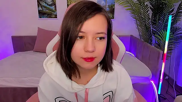 Snapshot of Lina_Brownie chatting on February 28, 2025, 5:15 am Lina Brownie online show from February 28, 2025, 5:15 am