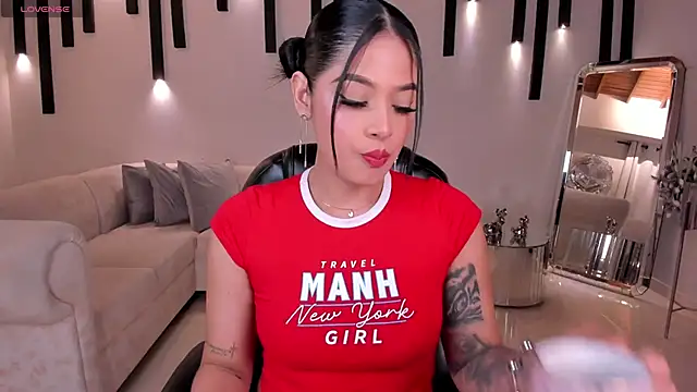 AlyssaDean online show from October 10, 2025, 11:44 am