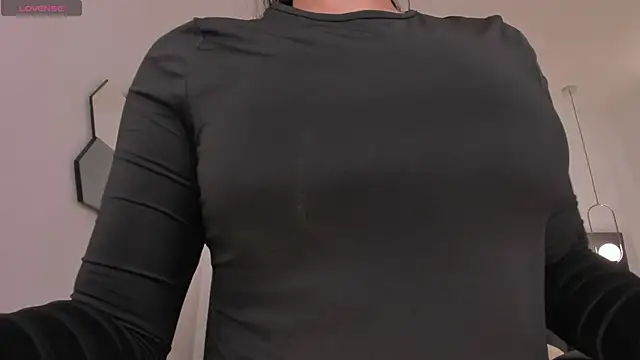 AlyssaDean online show from November 16, 2025, 11:59 am