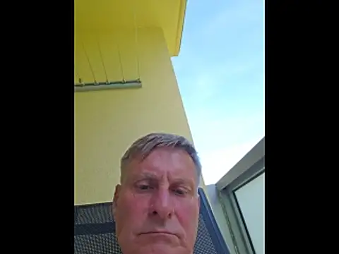 johnnym1 online show from May 29, 2026, 12:44 pm