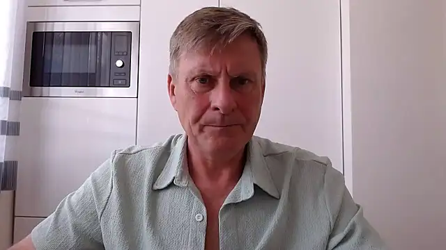 johnnym1 online show from April 8, 2026, 11:12 am