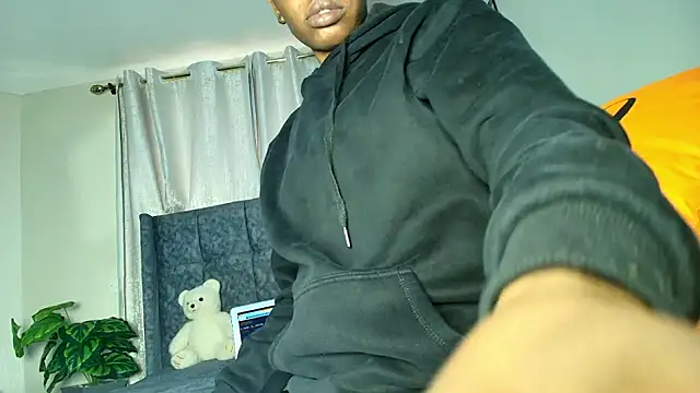 t-NaughtyLicia online show from March 12, 2026, 4:29 am