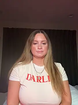 Sophie Raegan online show from February 2, 2026, 8:57 am