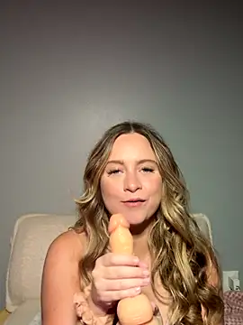 Sophie Raegan online show from October 31, 2025, 3:08 pm