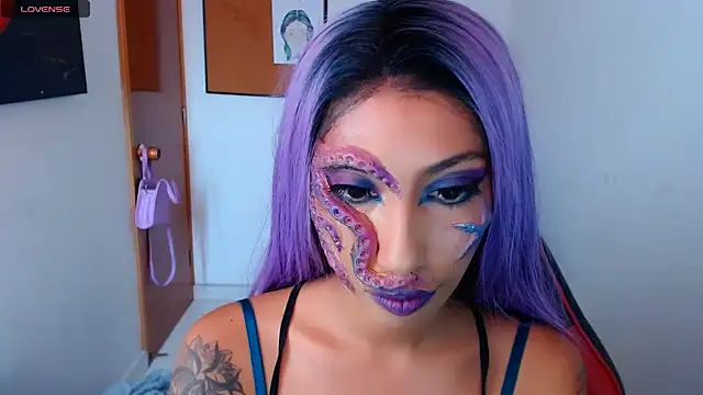 sofia rosse4 online show from April 15, 2026, 7:58 pm