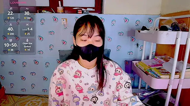   Saphia   online show from March 17, 2025, 12:42 am