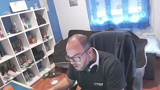 ravingr4d4 online show from November 13, 2025, 11:25 am