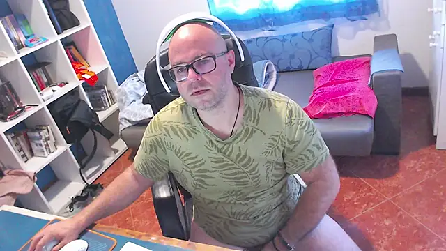 ravingr4d4 online show from May 21, 2026, 10:34 am