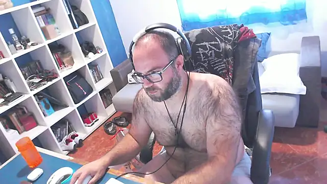 ravingr4d4 online show from October 6, 2025, 9:32 am