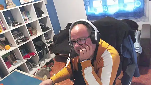 ravingr4d4 online show from November 2, 2025, 2:55 pm