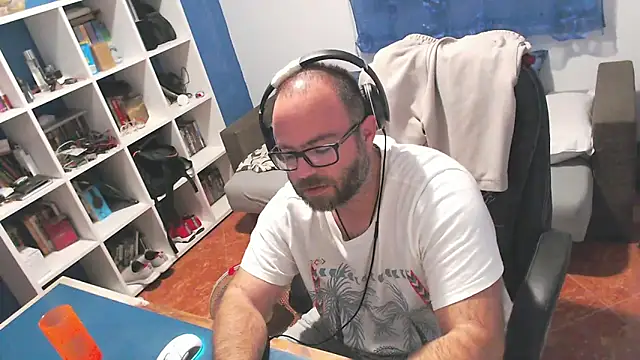 ravingr4d4 online show from October 4, 2025, 10:55 pm