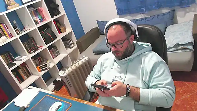 ravingr4d4 online show from March 1, 2026, 7:58 pm