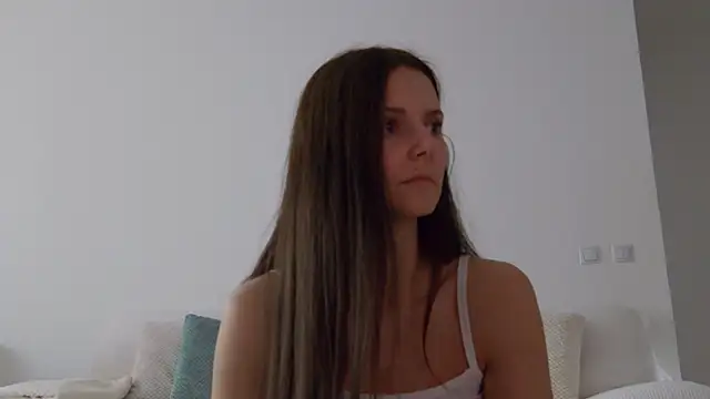 LilyRoselyn online show from November 3, 2025, 1:04 pm