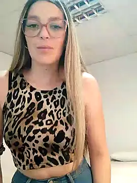 Snapshot of Daniela77771 chatting on December 17, 2024, 2:44 pm Daniela77771 online show from December 17, 2024, 2:44 pm