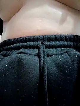 SweetGirl2k2 online show from February 27, 2025, 5:07 am