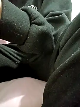 SweetGirl2k2 online show from February 22, 2025, 9:23 am