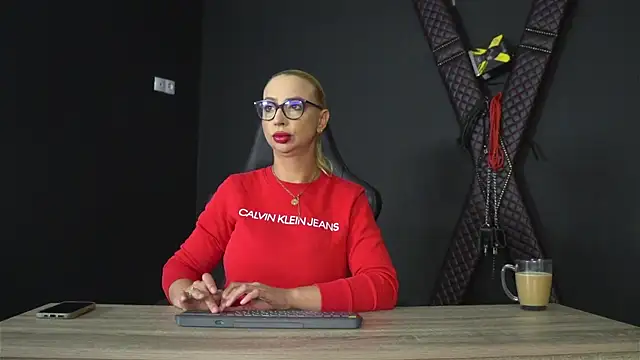 CelineConner online show from September 11, 2025, 4:12 am