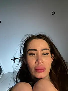 Yunasi online show from January 22, 2025, 8:17 pm