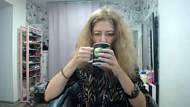 Snapshot of Helen1974 chatting on July 11, 2026, 7:14 pm Helen1974 online show from July 11, 2026, 7:14 pm