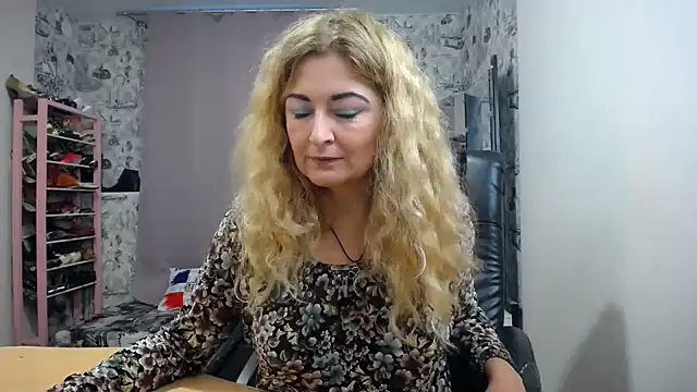 Helen1974 online show from October 22, 2025, 12:37 pm