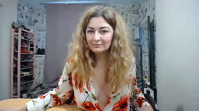 Helen1974 online show from February 17, 2025, 1:11 pm