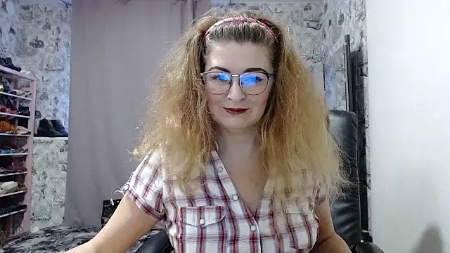 Helen1974 online show from January 28, 2025, 1:05 pm