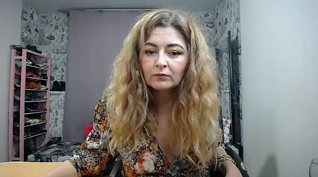 Helen1974 online show from February 5, 2025, 10:01 pm