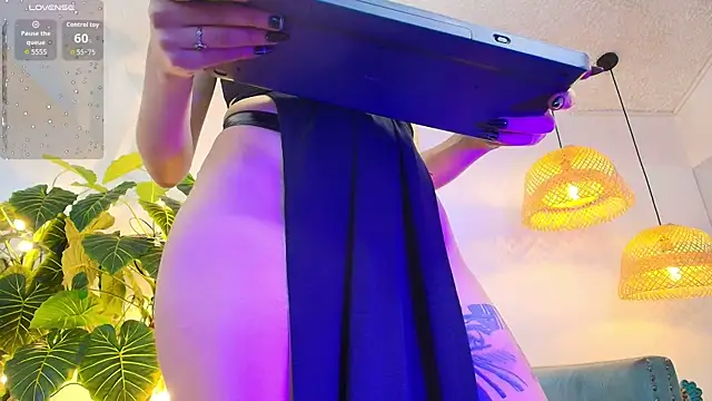 bellablack27 online show from March 20, 2026, 9:27 pm