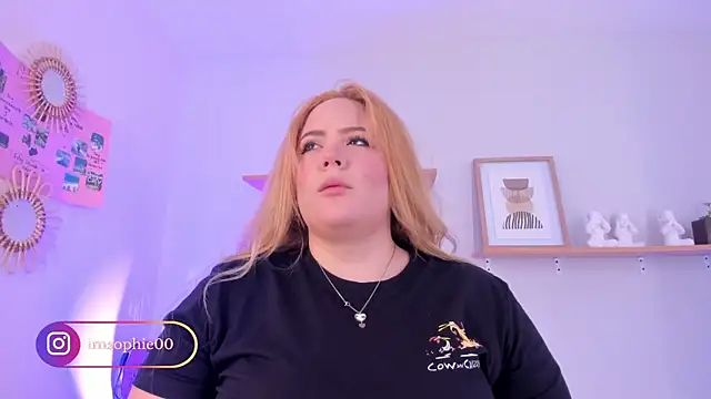 sophiarossee  online show from March 22, 2025, 11:21 am