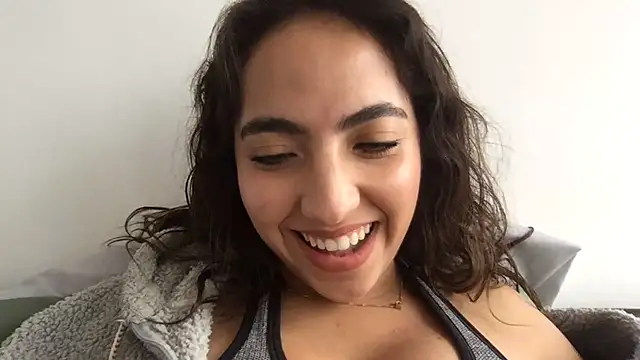 Sophi  a online show from April 19, 2026, 7:38 pm