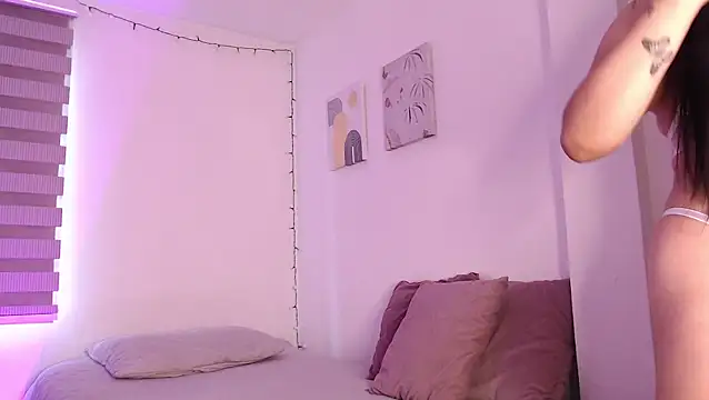 Snapshot of Megan_FE chatting on April 22, 2026, 1:18 pm Megan FE online show from April 22, 2026, 1:18 pm