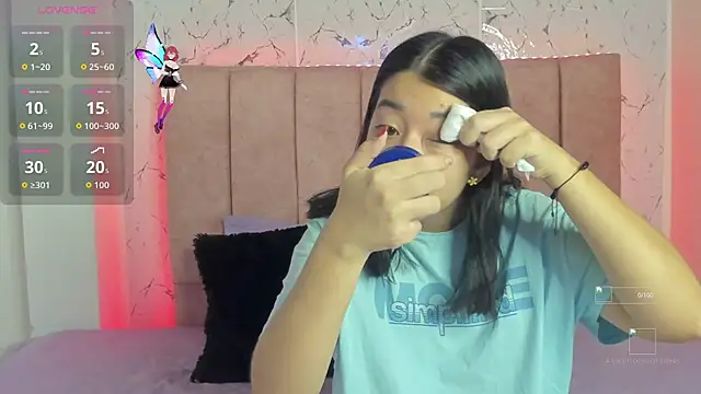 sexylaurita online show from October 7, 2025, 2:29 pm